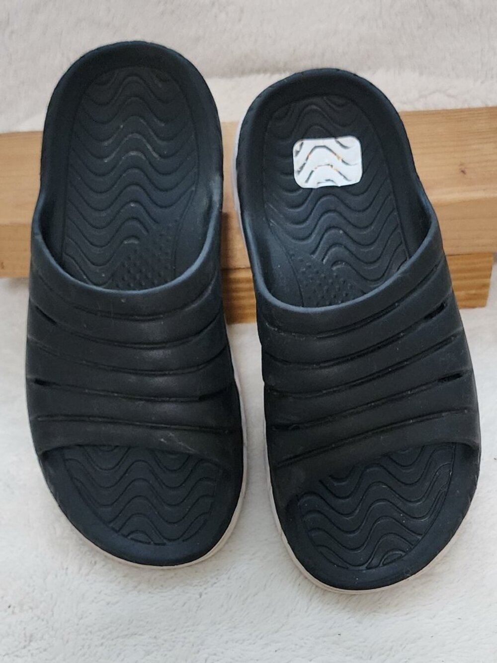 Avia, Men's Slip on sandal, size 9W